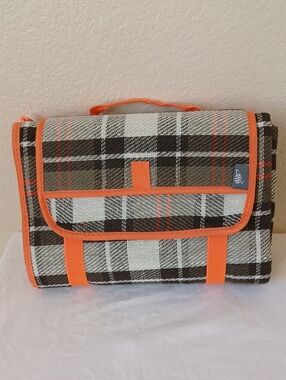 NWOT AAA Picnic Blanket Lightweight Green & Orange Plaid New Large 75"x50"